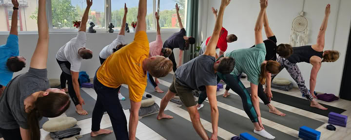 Groupes de yoga débutants et avancés