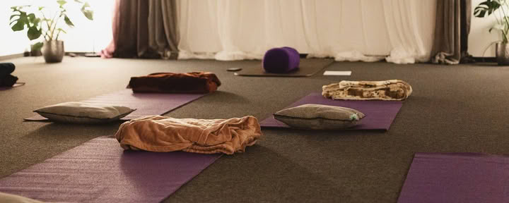 Session de breathwork de rebirth collectif avec Rimas