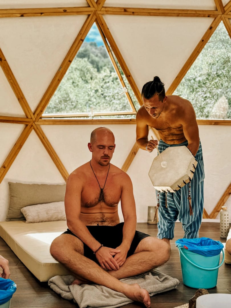THE RETRAITE DES HOMMES