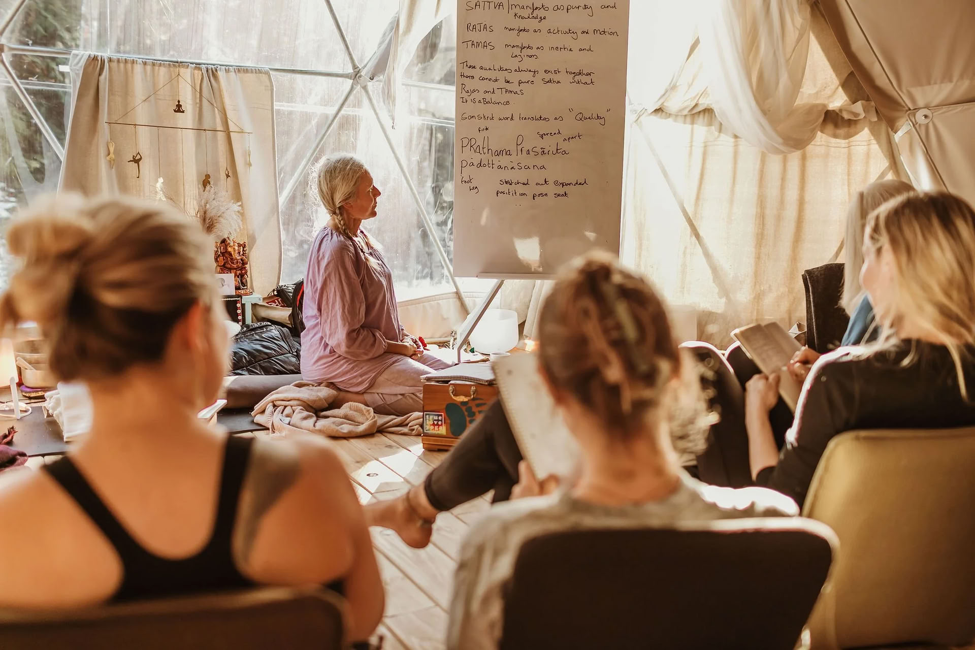 Yin Yoga cérémoniel avec Harmony | Nectar Yoga sur l’île Bowen