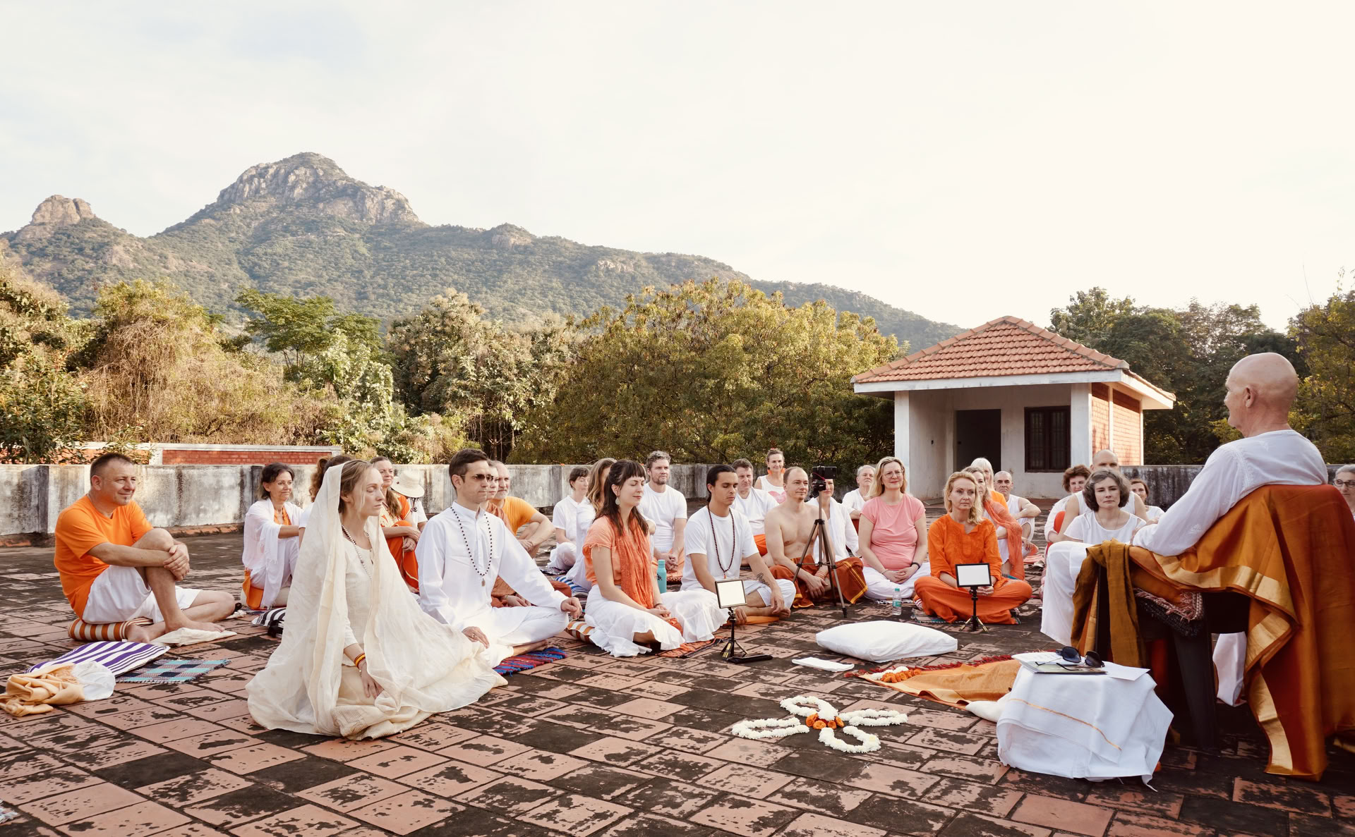 Retraite silencieuse de méditation et détox de 21 jours à l’ashram en Inde
