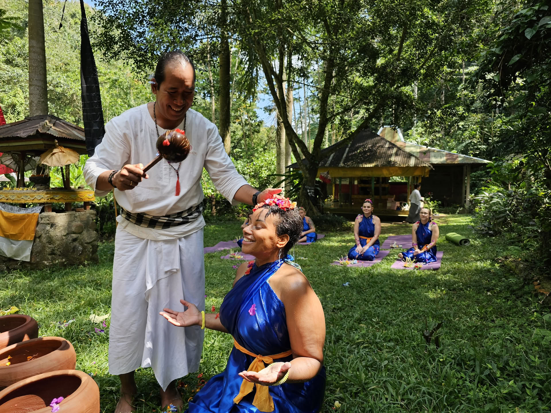 Cérémonie de purification de la cascade sacrée