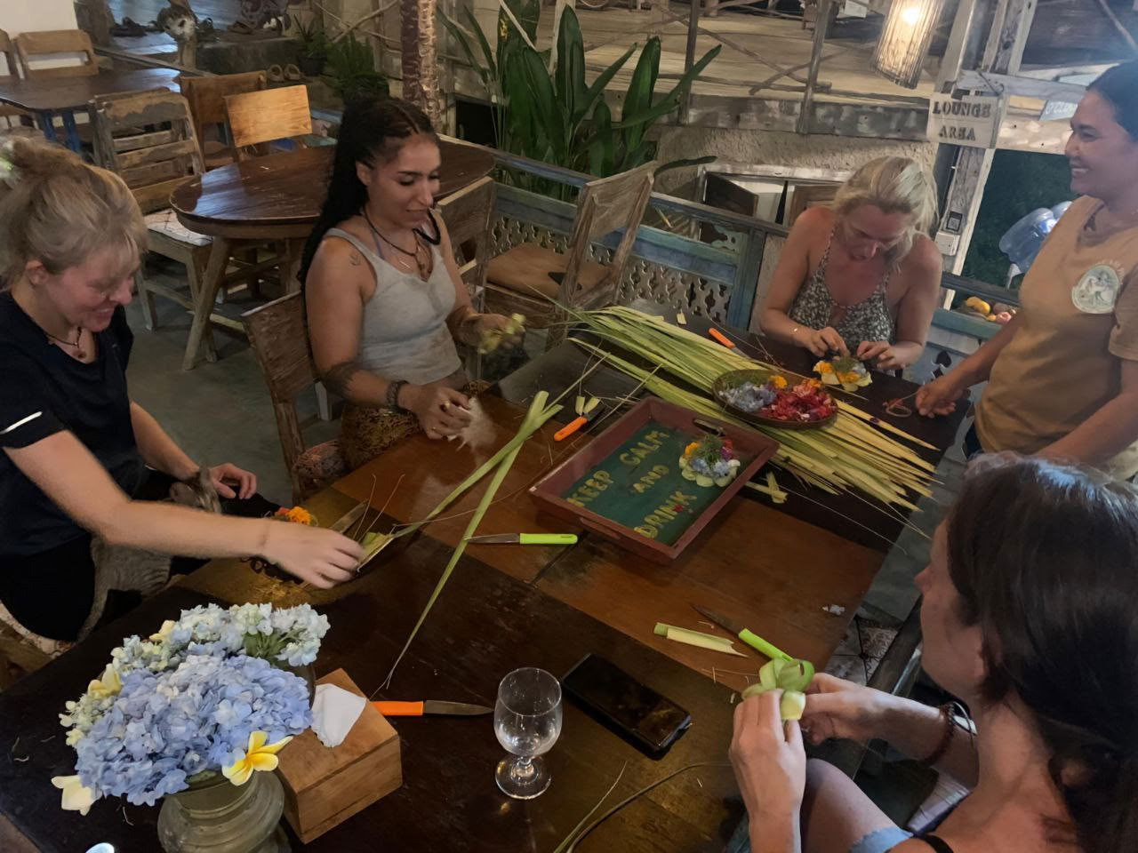 Atelier d’offrandes balinaises