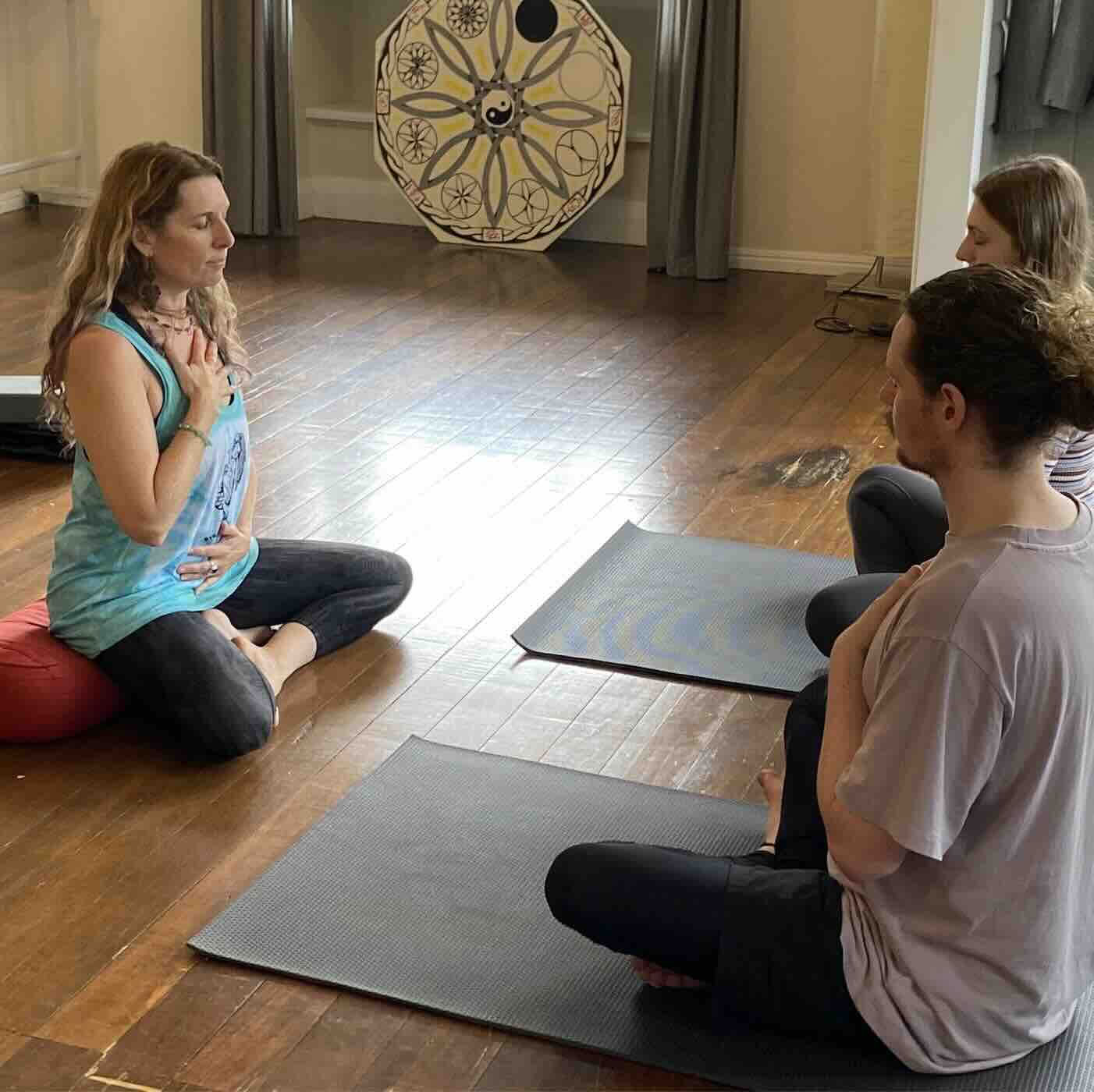 Cours de yoga pour débutants : « Cultivez votre pratique à domicile »