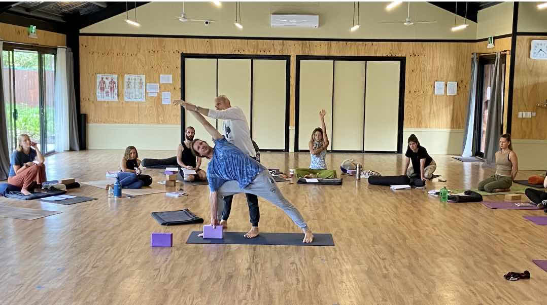 Cours de formation de professeur de yoga niveau 2 ( RYT-300 ) – Partie 1