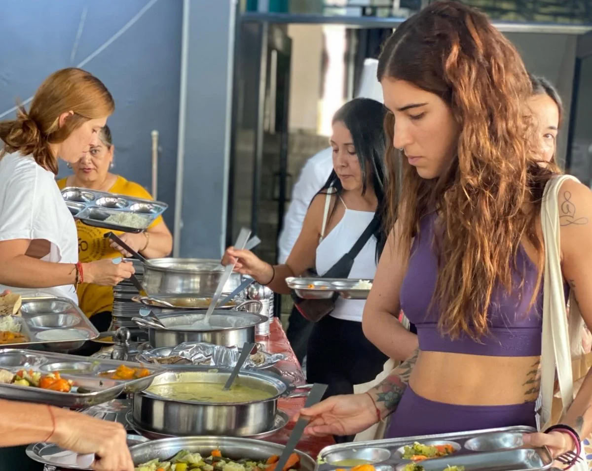Formation de professeur de yoga de 100 heures à Rishikesh, en Inde – mai 2026