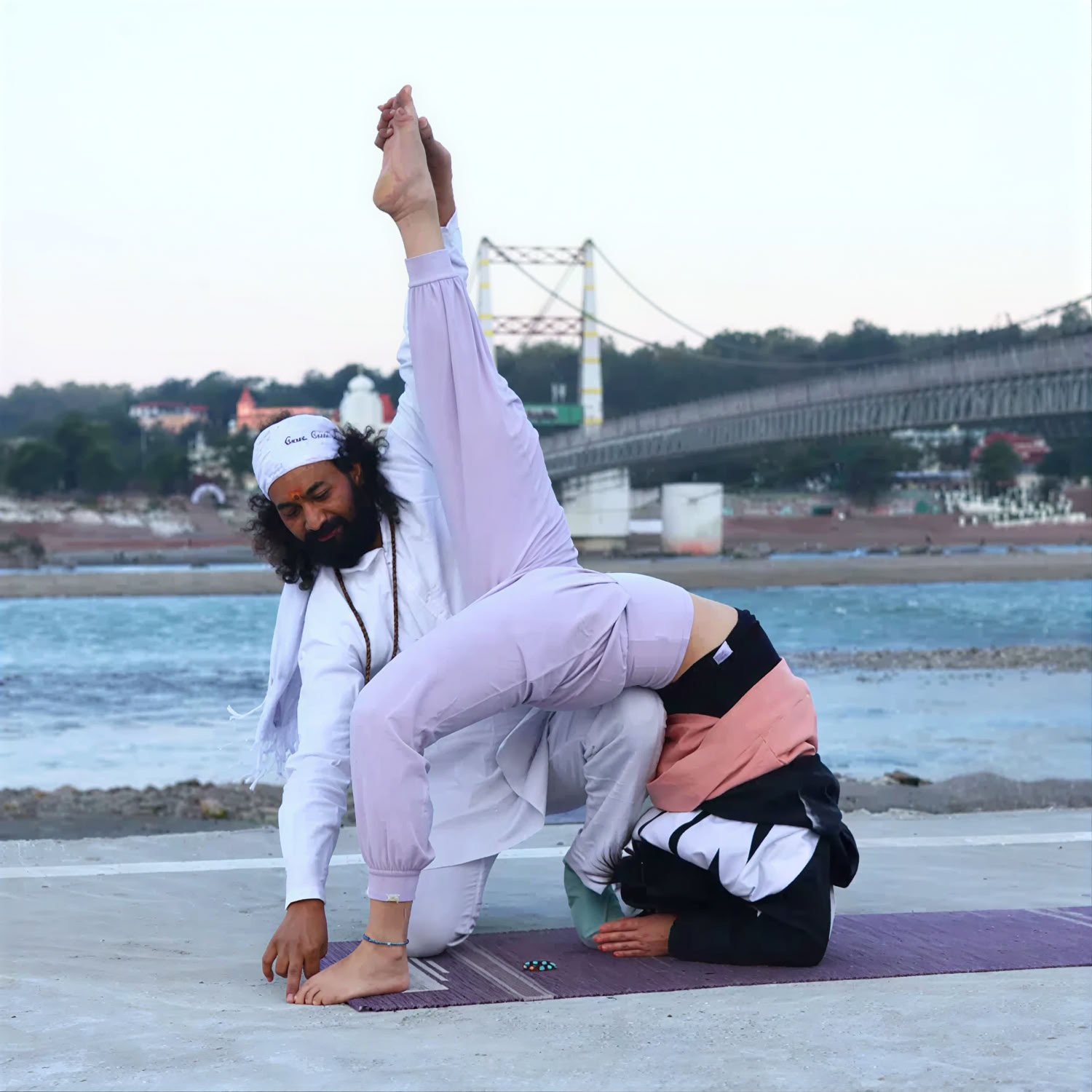 Cours de formation de professeur de yoga de 200 heures à Rishikesh – du 02 août au 27 août 2026
