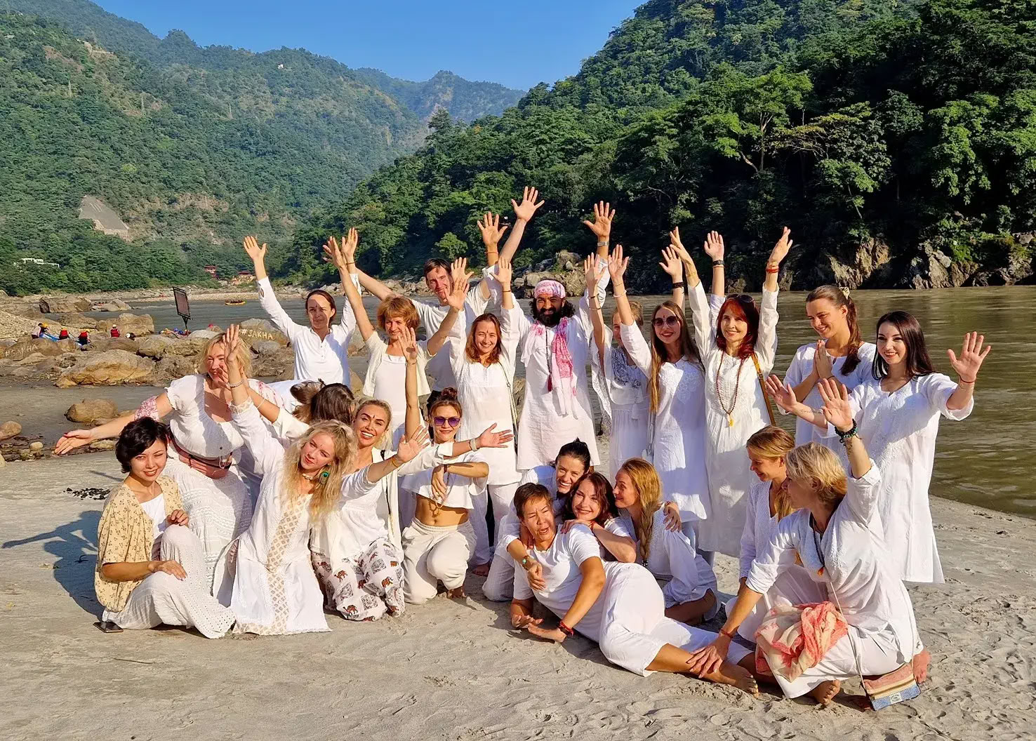 Cours de formation de professeur de yoga ayurvédique de 200 heures à Rishikesh