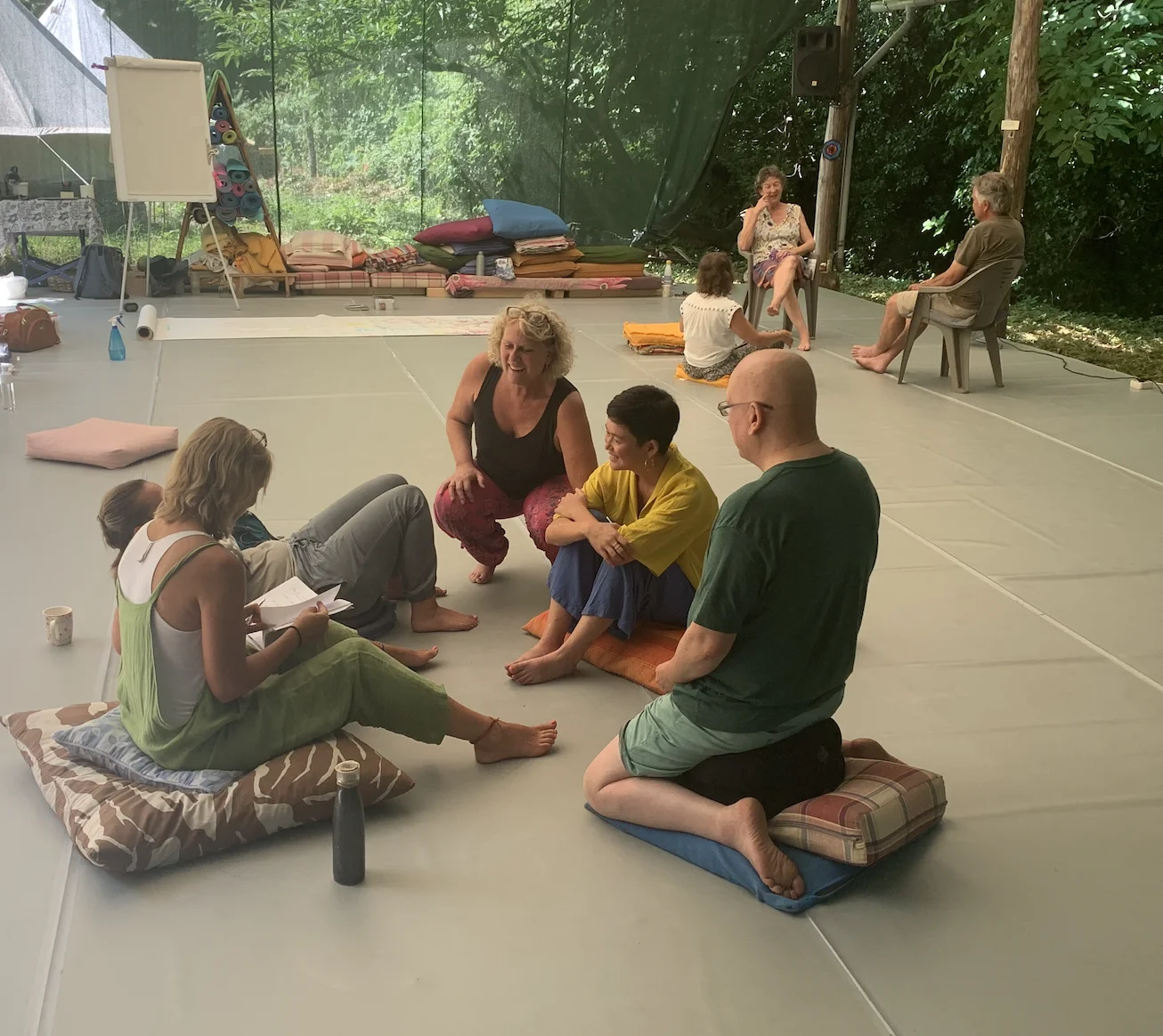 Retraite immersive de CNV avec mouvement et danse