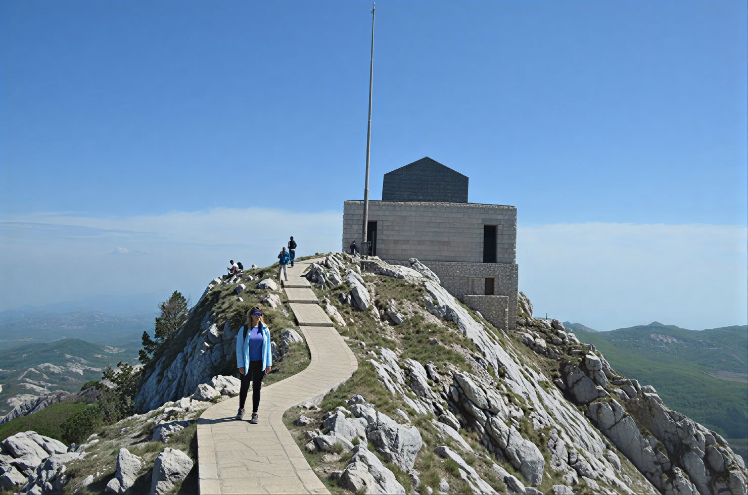 Randonnée sur la colline de Vranovo et forteresse Saint-André
