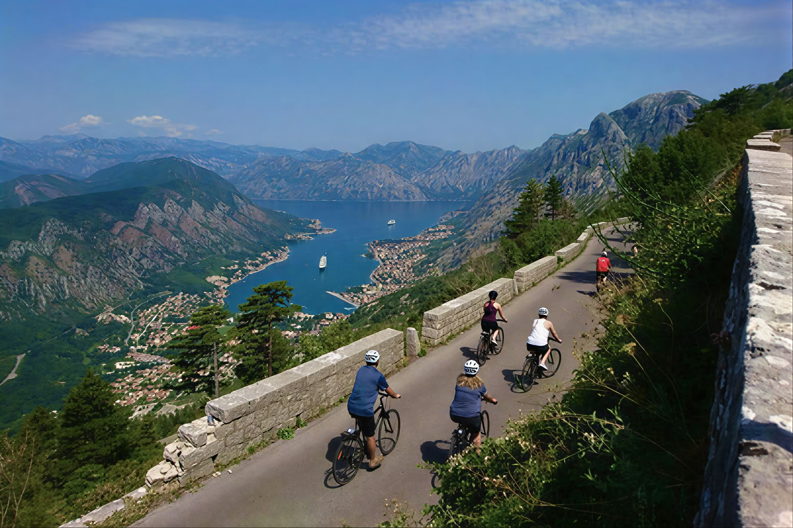 Randonnée à travers la « beauté sauvage » des montagnes du Monténégro