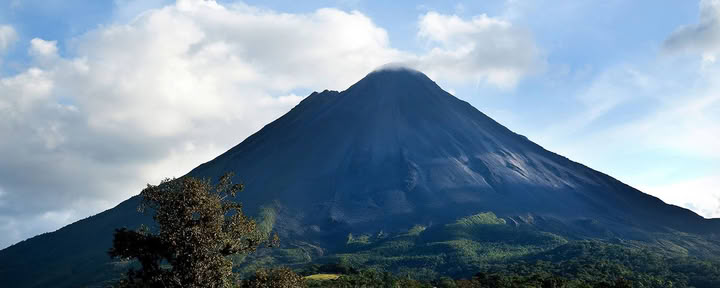 Volcan Arenal avec sources chaudes