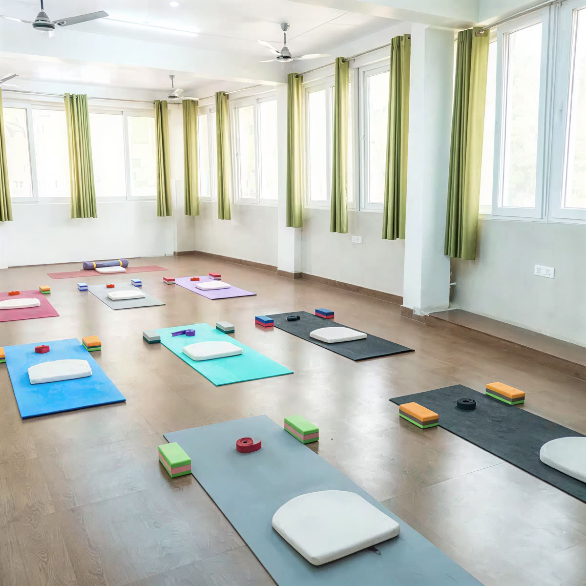 Programme de formation de professeur de yoga de 100 heures