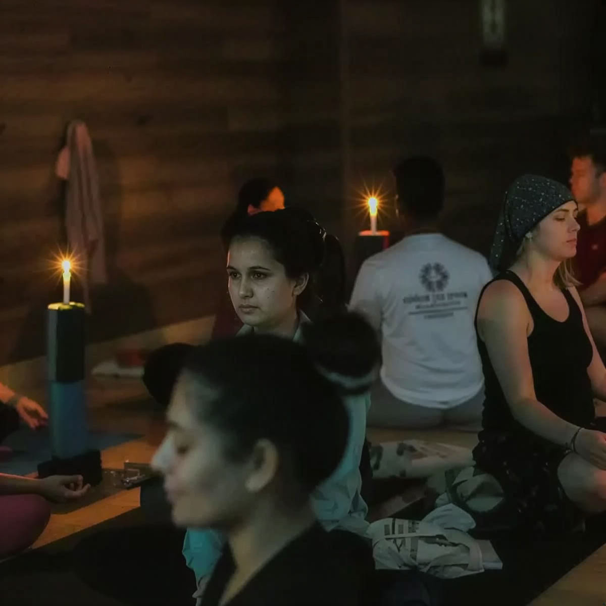 Programme de formation de professeur de yoga de 100 heures