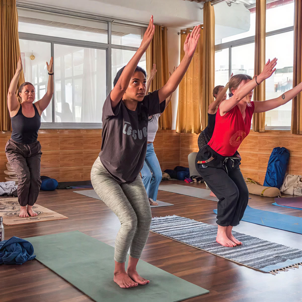 Programme de formation de professeur de yoga de 300 heures