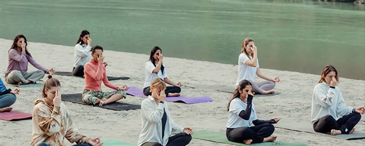 Programme de formation de professeur de yoga de 300 heures