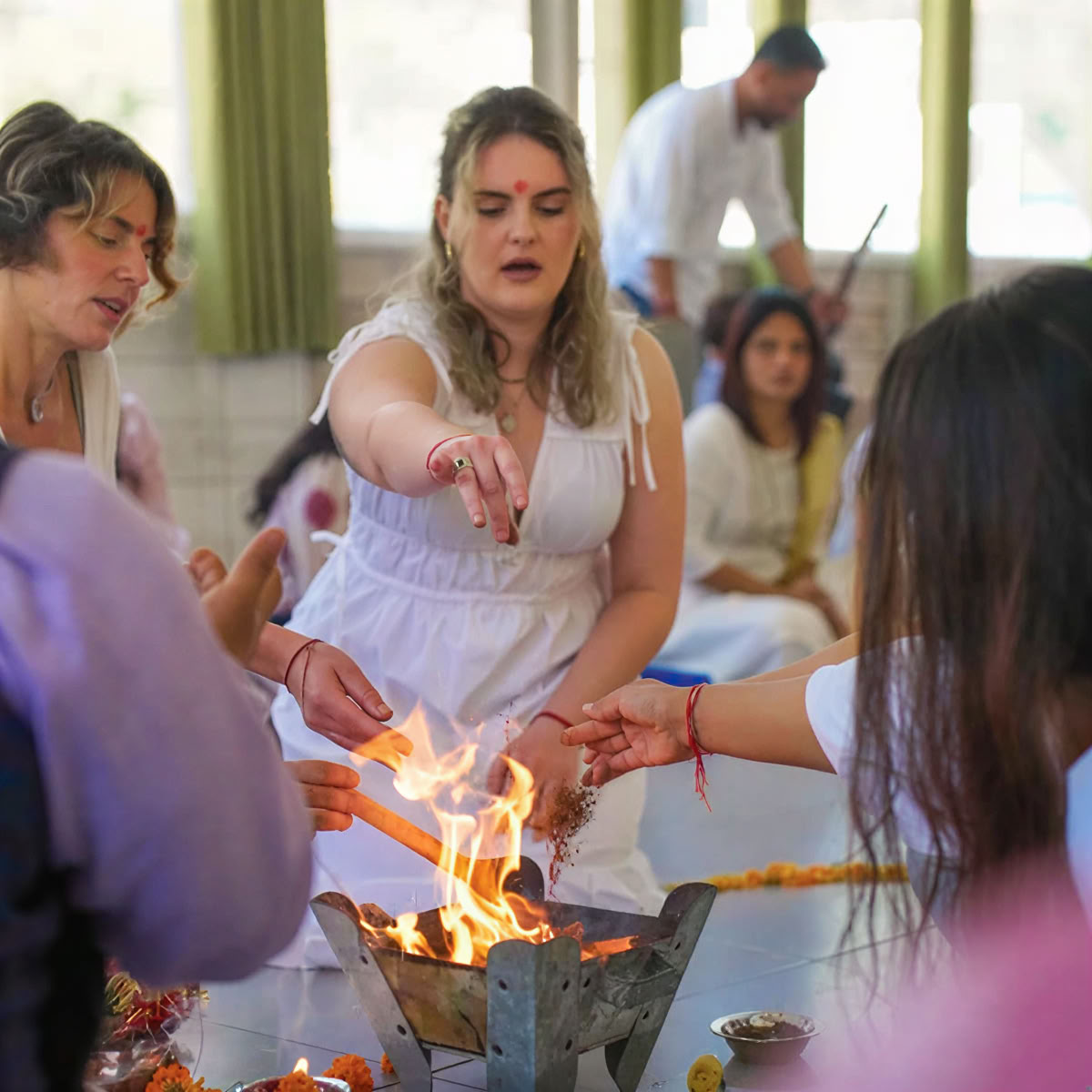 Formation de professeure de yoga de 300 heures à Rishikesh – 01 mai – 27 mai 2026