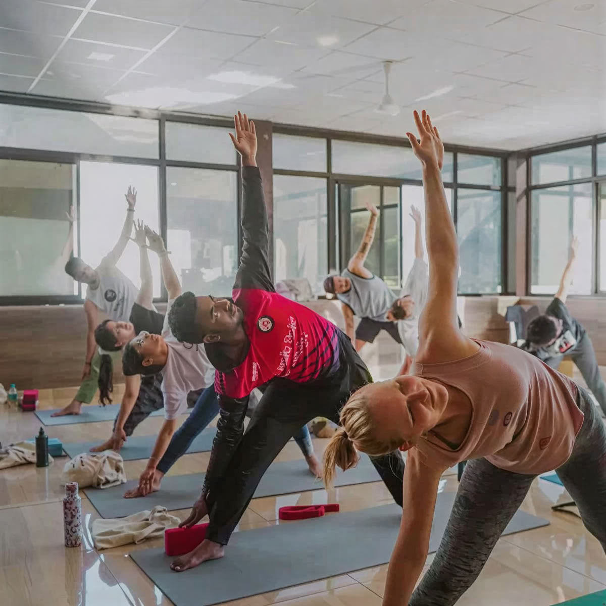 Formation de professeure de yoga de 300 heures à Rishikesh – 01 mai – 27 mai 2026