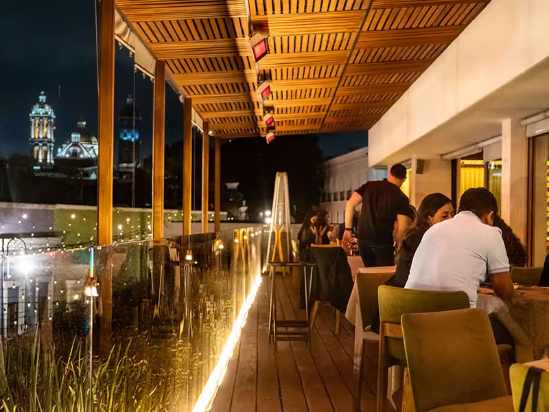 Piano & Bar