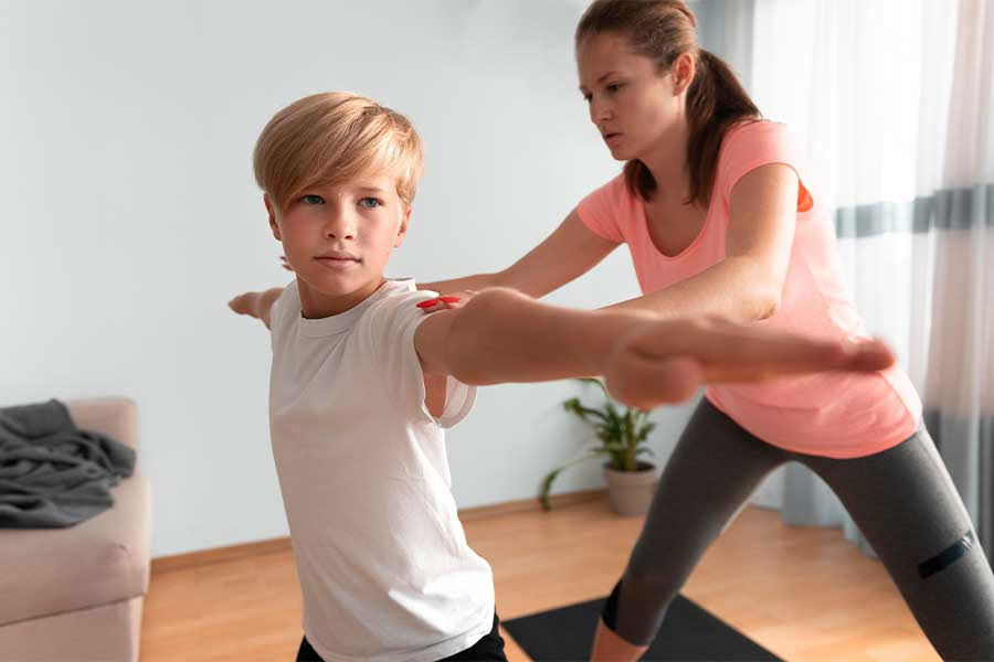 95h Formation de professeur de yoga pour enfants à Bali
