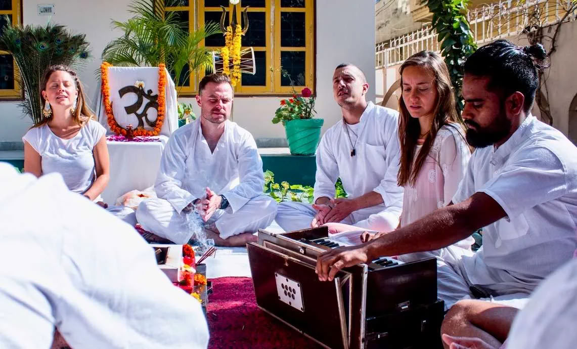 300 Heures de Formation de Professeur de Yoga Bhakti à Rishikesh, Inde