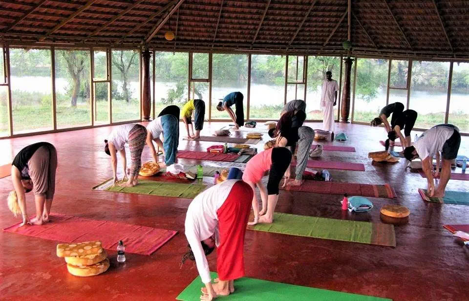 Retraite de formation de yoga pour enfants de 100 heures à Rishikesh – 10 jours