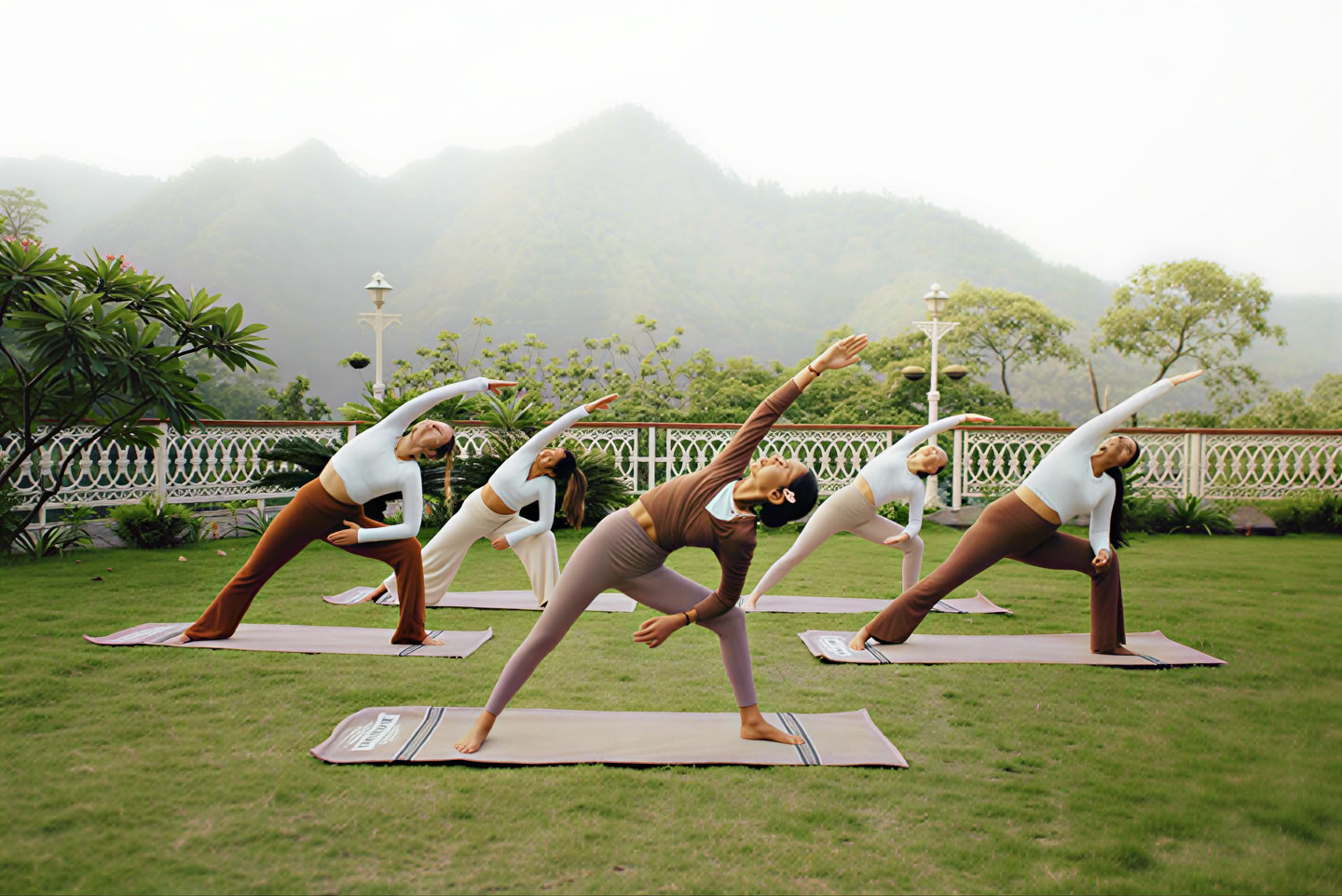 Formation de 200 heures YTT à Rishikesh – 23 mai - 14 juin 2026