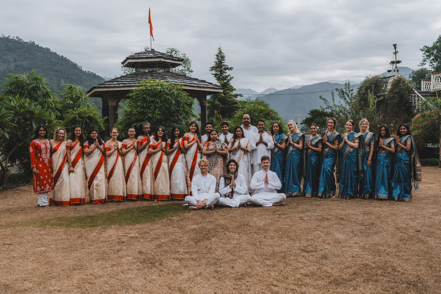 Formation de professeurs de yoga de 300 heures à Rishikesh – 13 août - 11 septembre 2026