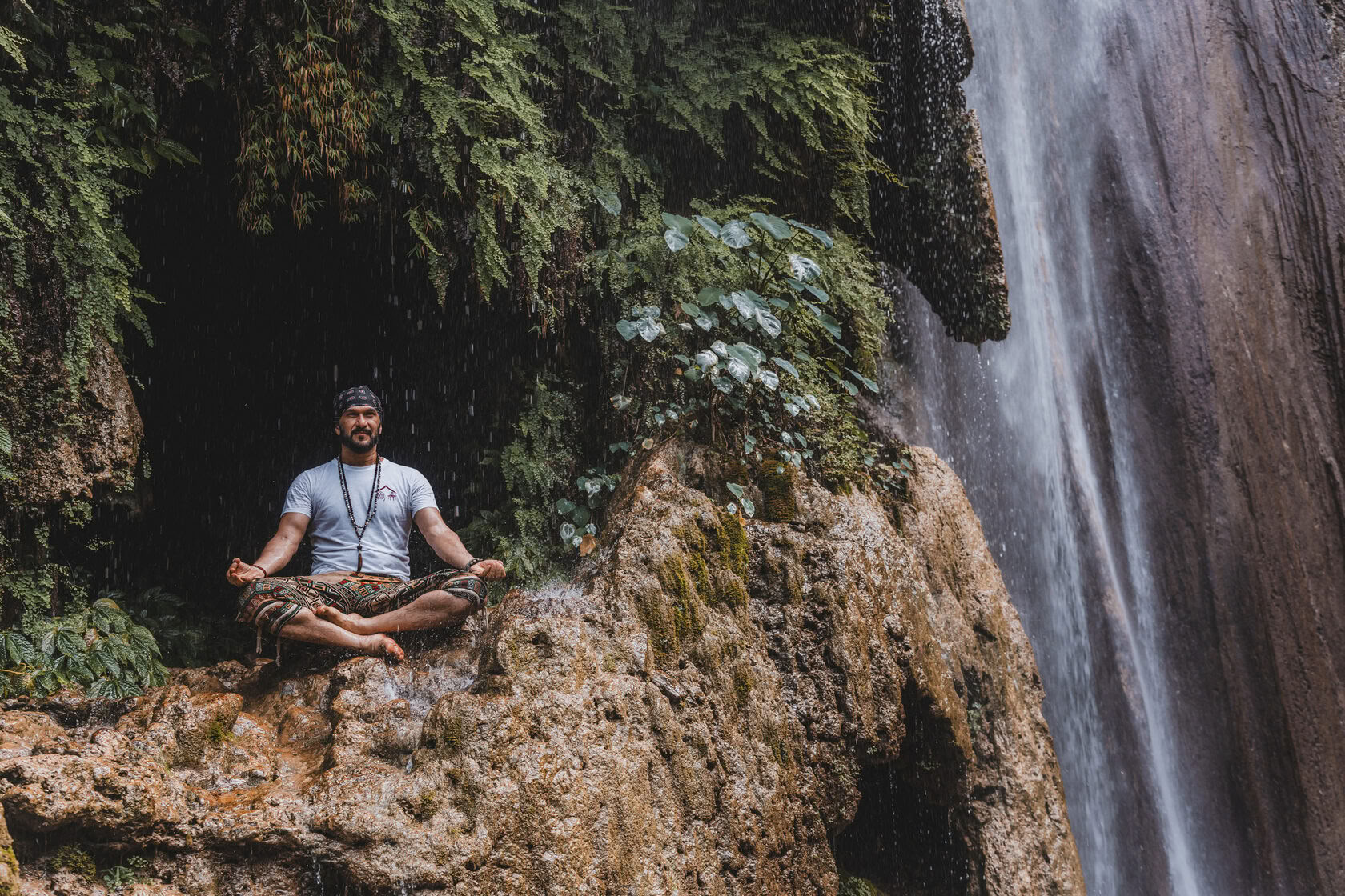 Formation de professeurs de yoga de 300 heures à Rishikesh – 5 oct. – 3 nov. 2026