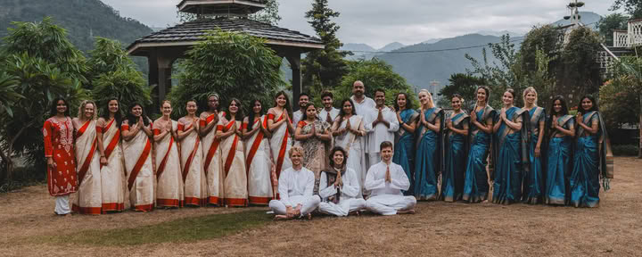 300 heures de formation de professeur de yoga à Rishikesh – 28 nov. – 27 déc. 2026