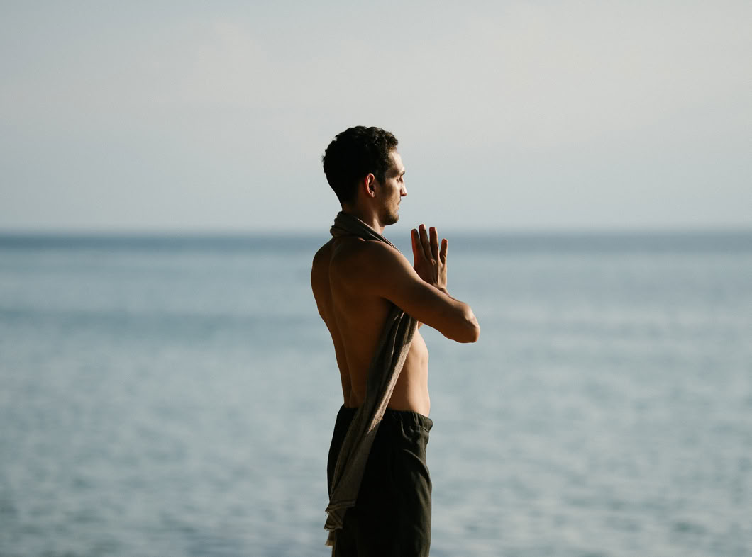 Formation de professeure de yoga hybride de 200 heures / 300 heures – 6 juin – 15 juin