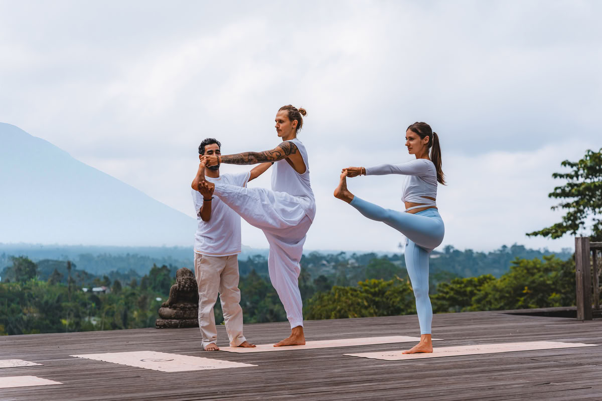 Formation de professeur de yoga de 300 heures – 22 juin - 18 juillet 2026
