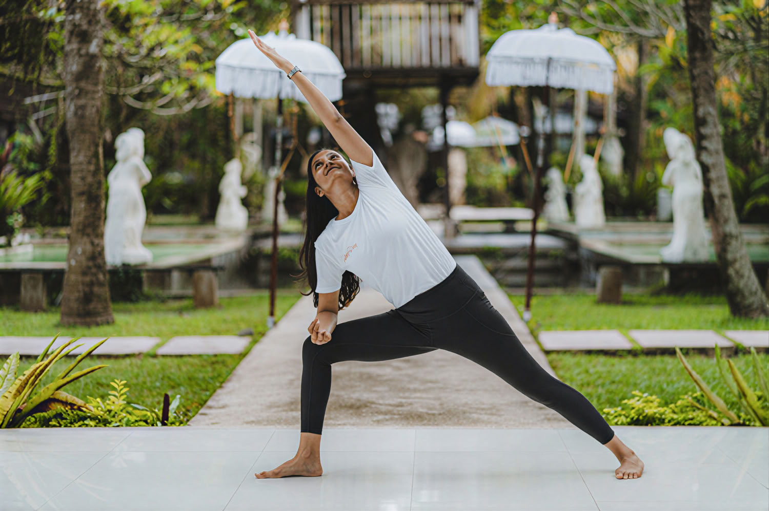 Formation de professeur de yoga de 300 heures – 24 août – 19 sept. 2026
