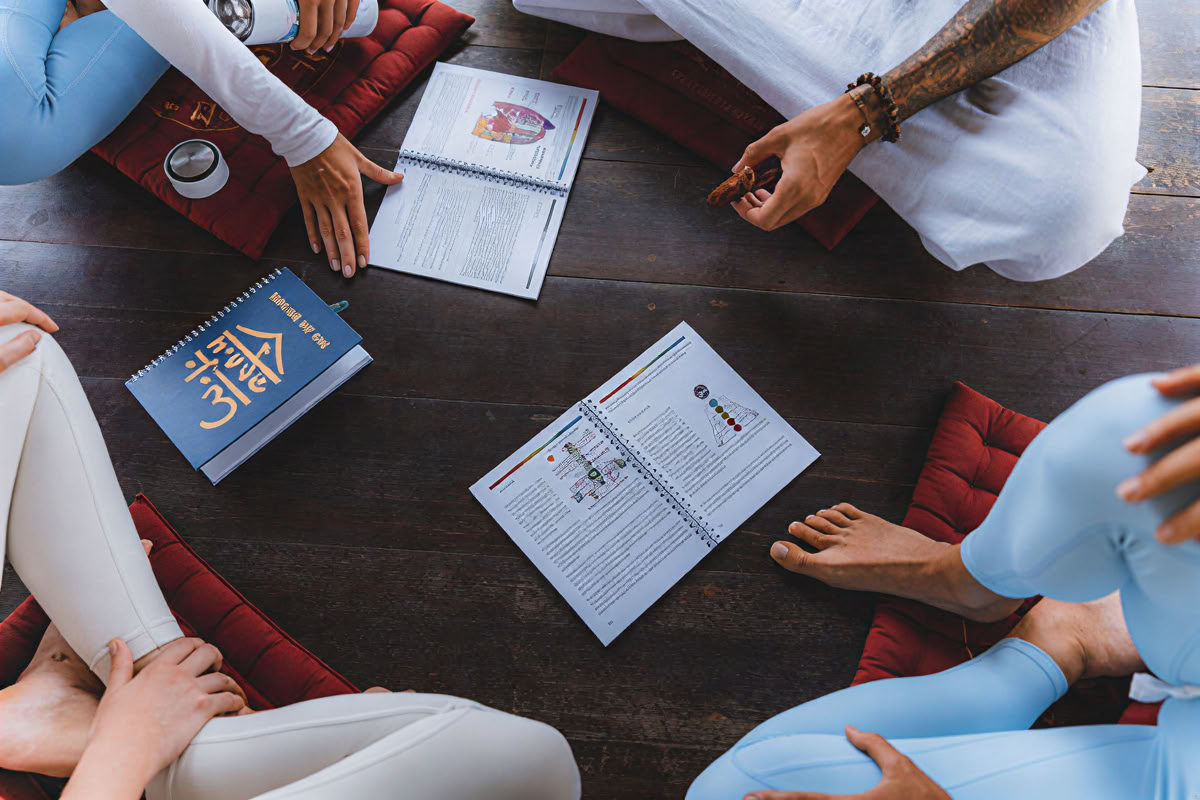 Formation de professeur de yoga de 300 heures – 24 août – 19 sept. 2026
