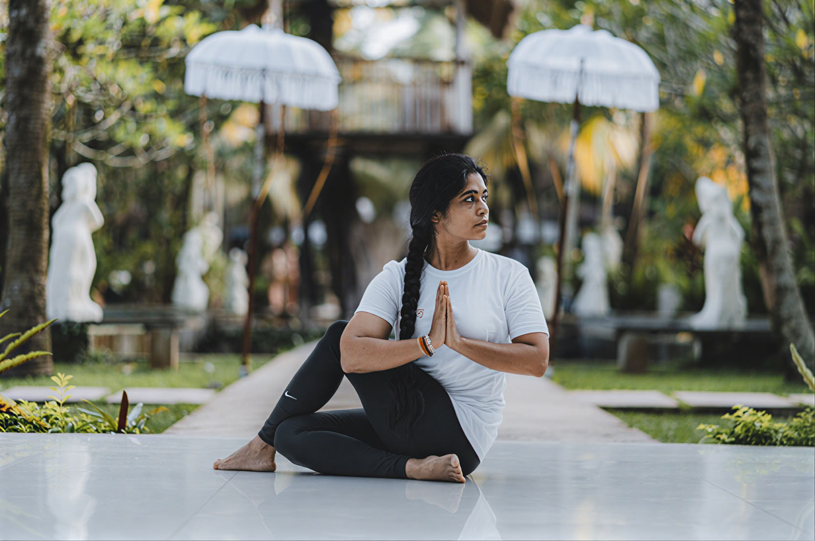 Formation de professeur de yoga de 300 heures – 26 oct. – 21 nov. 2026