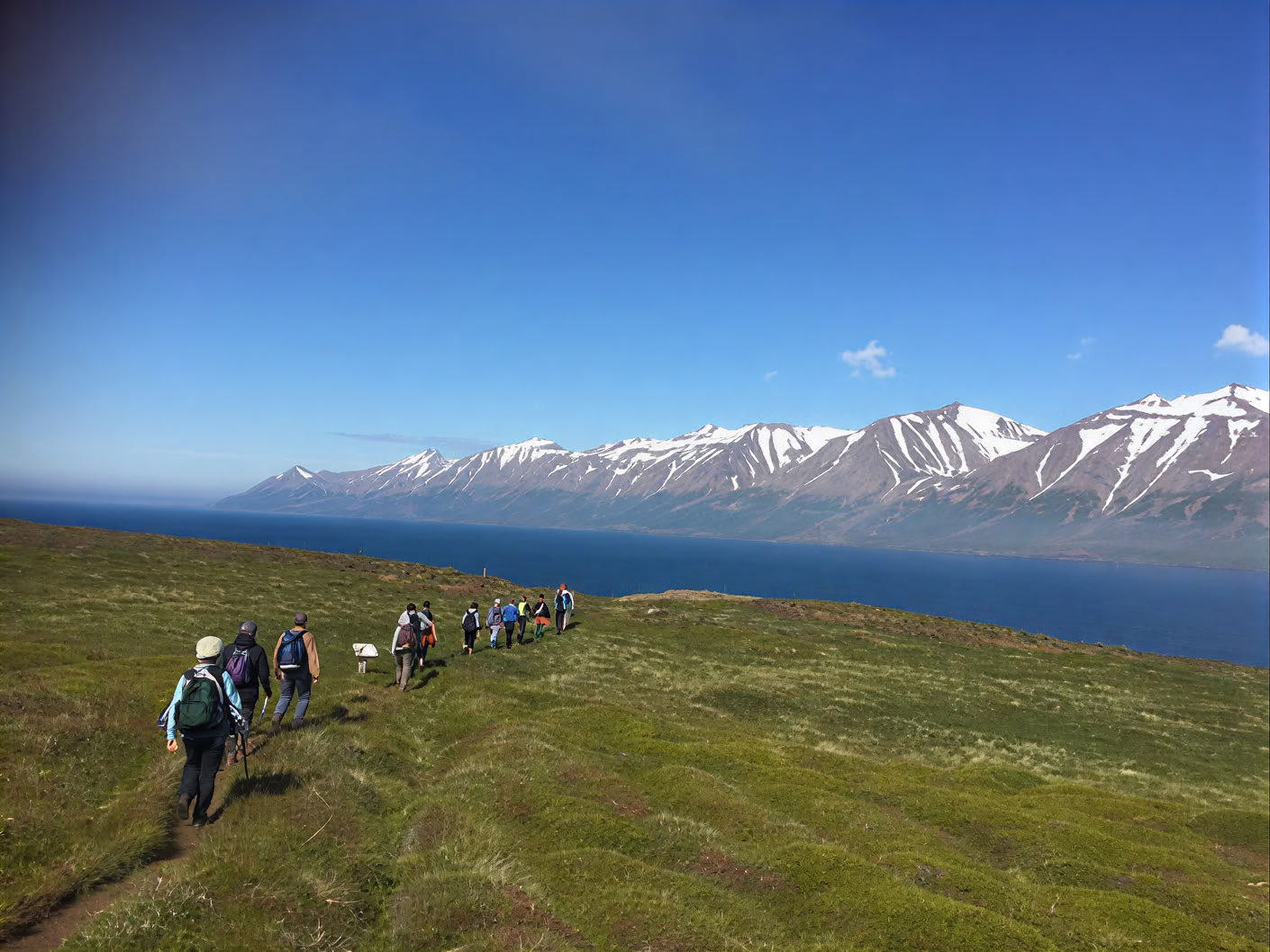 Yoga & Randonnée Retraite Soleil de Minuit en Islande – Dates 2025