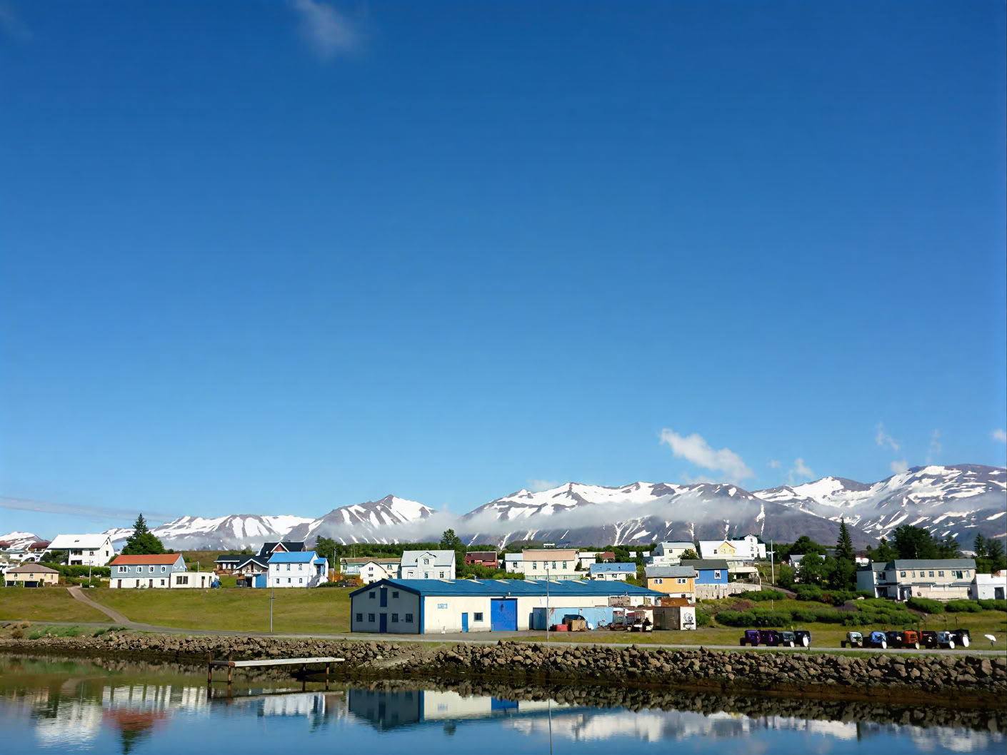 Yoga & Randonnée Retraite Soleil de Minuit en Islande – Dates 2025