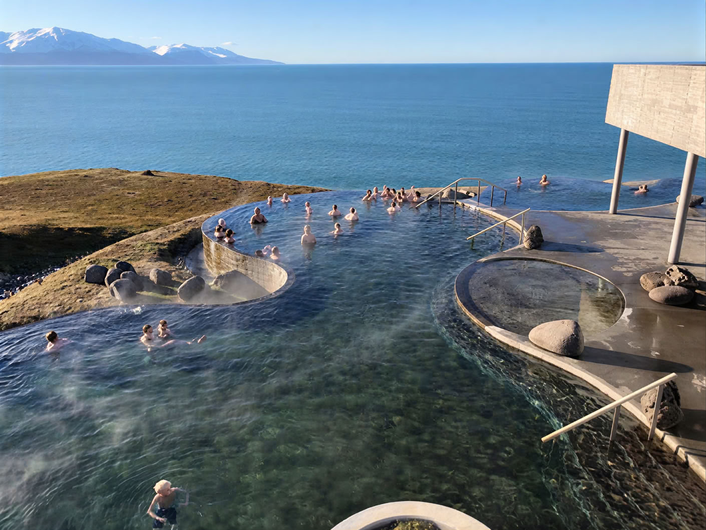 Yoga & Randonnée Retraite Soleil de Minuit en Islande – Dates 2025