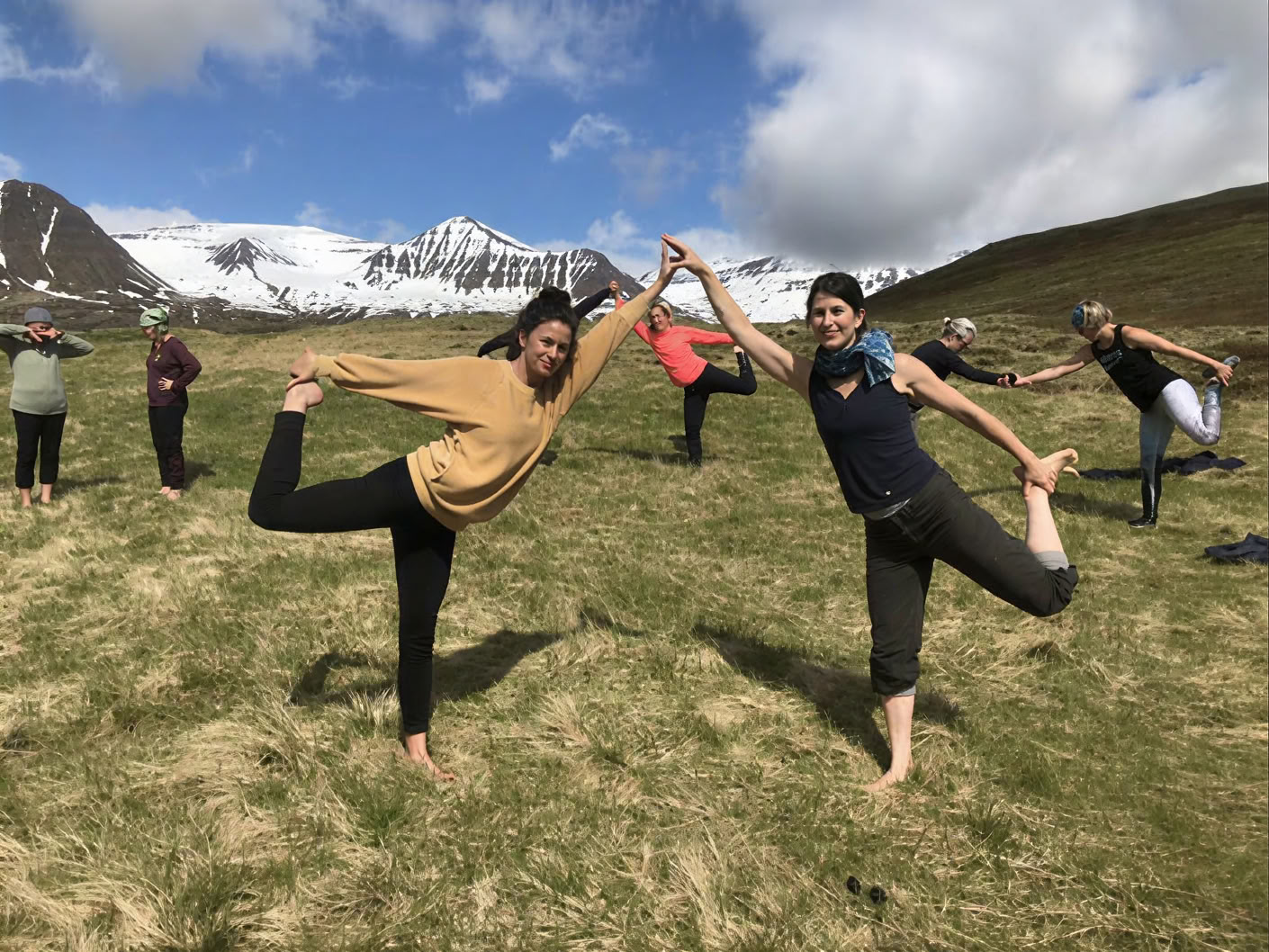Yoga & Randonnée Retraite Soleil de Minuit en Islande – Dates 2025