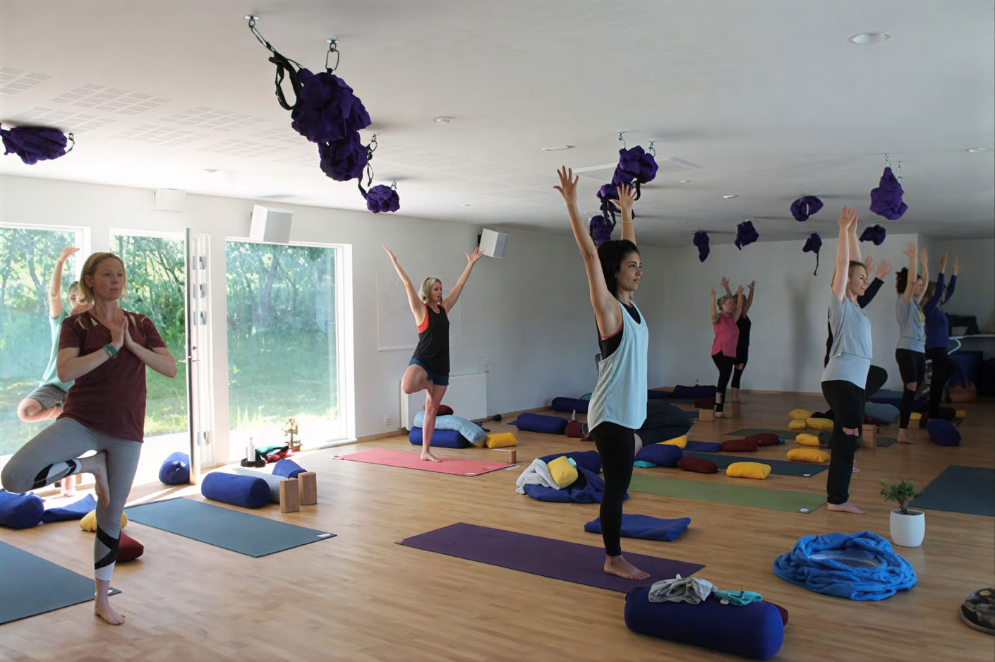 Yoga & Randonnée Retraite Soleil de Minuit en Islande – Dates 2025