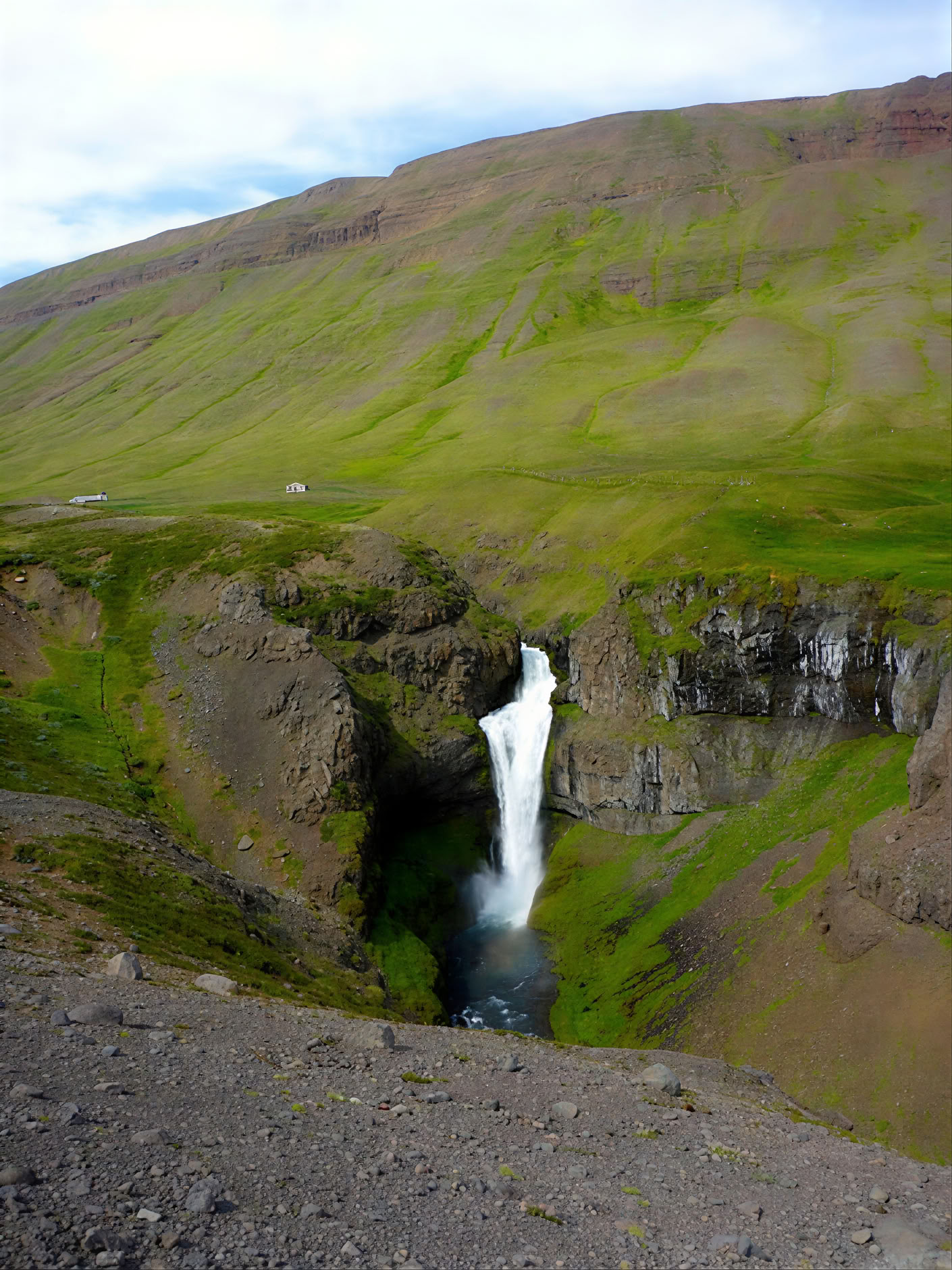 Yoga & Hike Retraite Midnightsun en Islande – Dates 2026