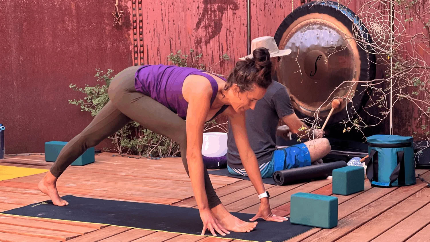 FUNctional Yoga Flow avec Mallory Hainey — Camp boutique historique | CampV | Vancorum, Colorado