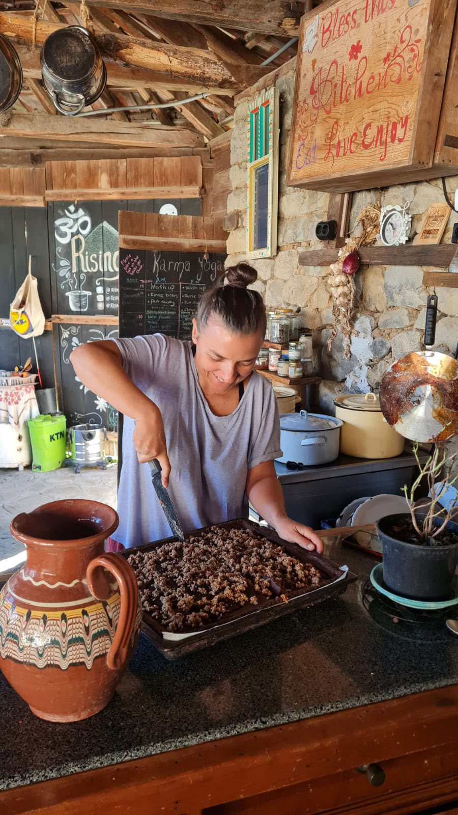 3 jours : Atelier, techniques avancées d’enduit en argile + journée d’arrivée Land & Connect – Whispers of Earth, tisser l’esprit du lieu et l’argile vivante : partie 2