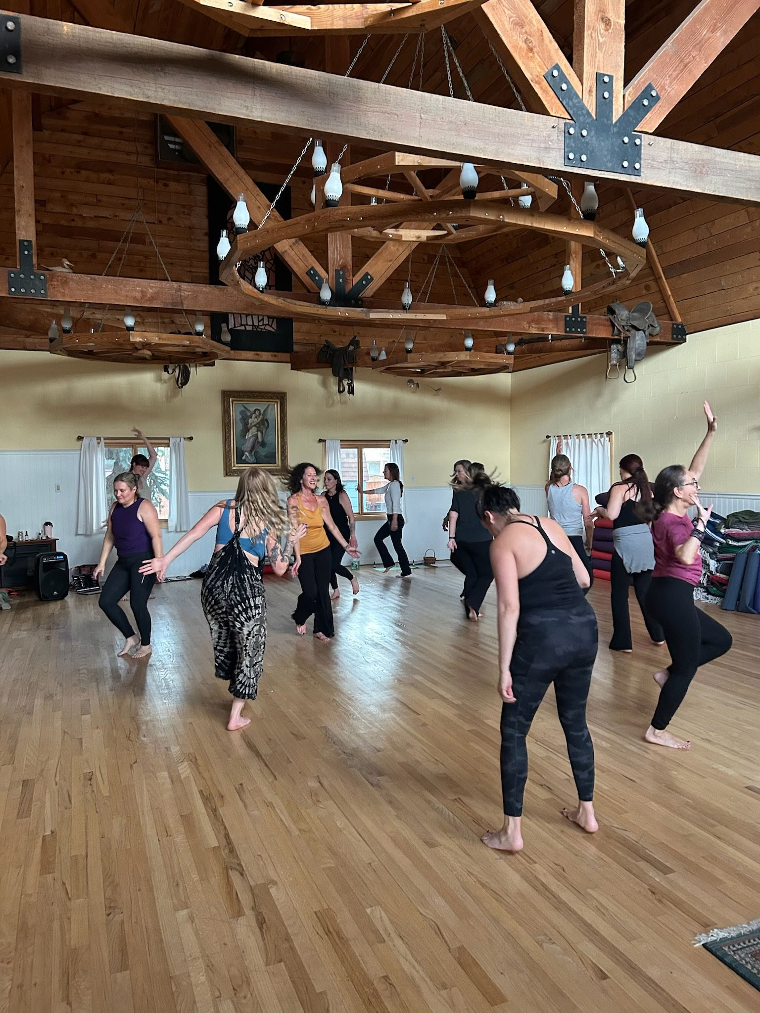 Embody & Rise : Mouvement en communauté