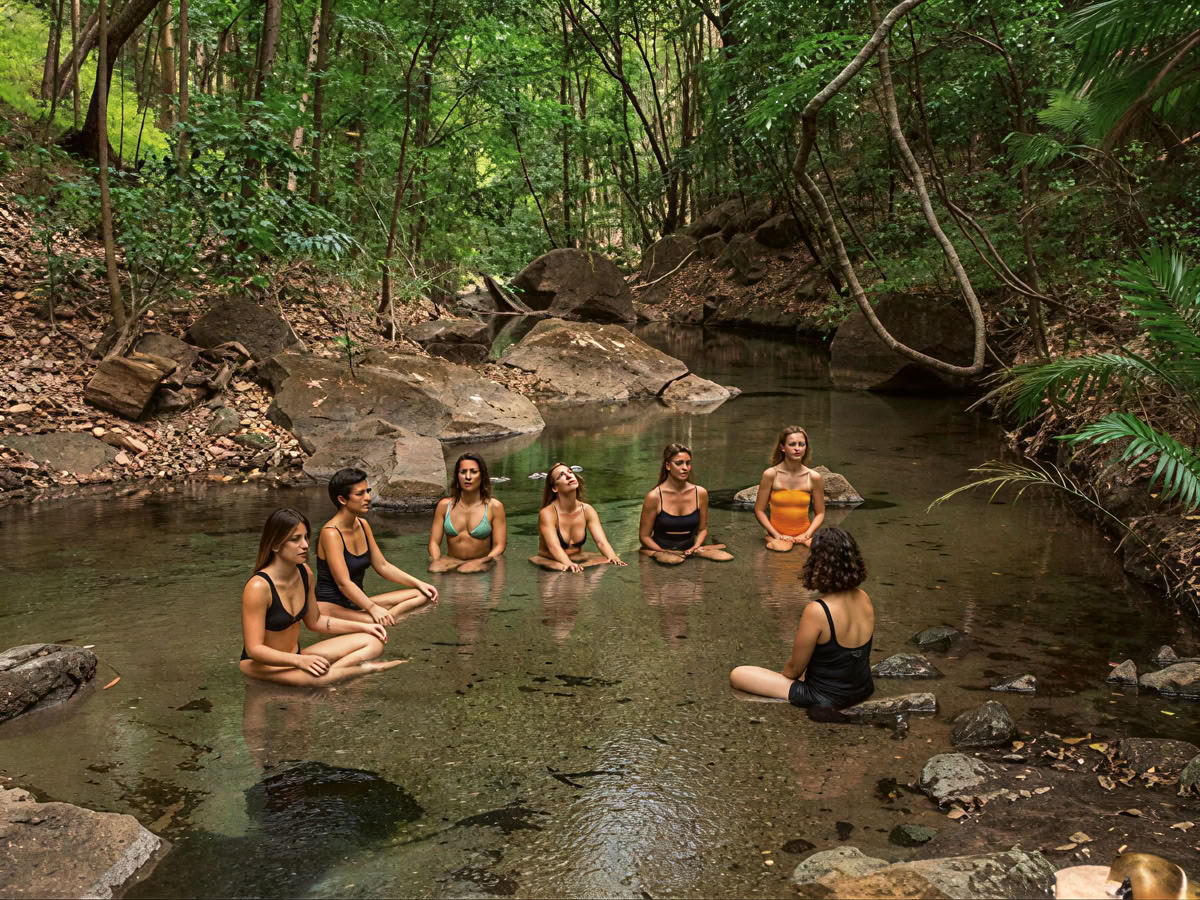 Yoga à flanc de falaise