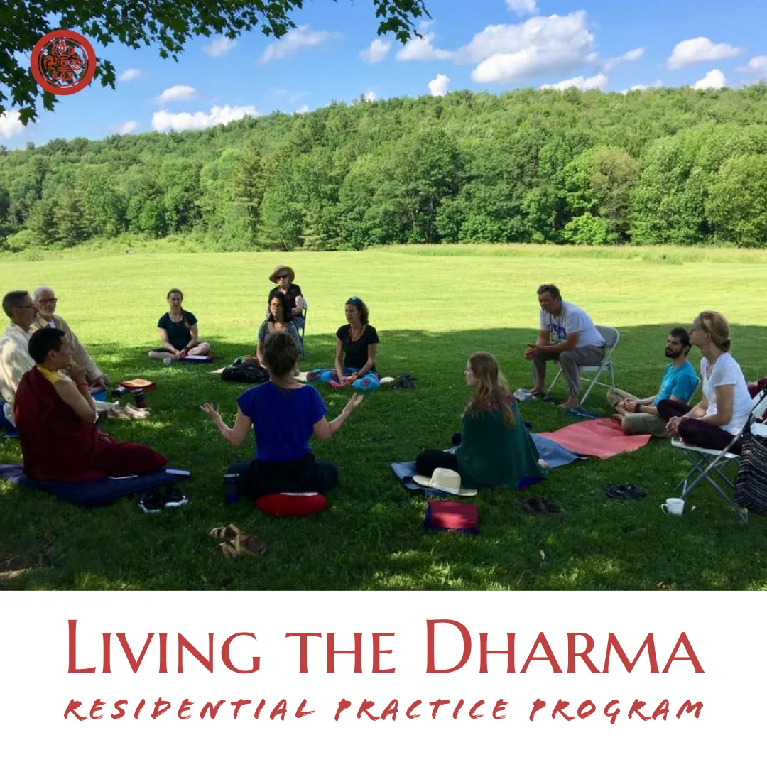 Living the Dharma : programme de pratique résidentielle