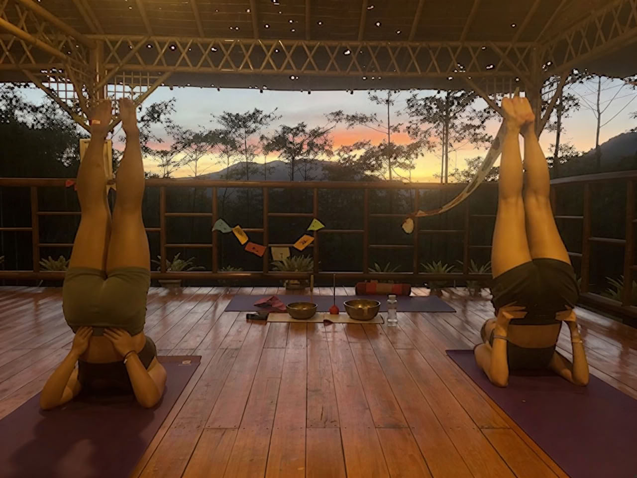 Class de groupe : Yoga au coucher du soleil + bain sonore aux bols chantants