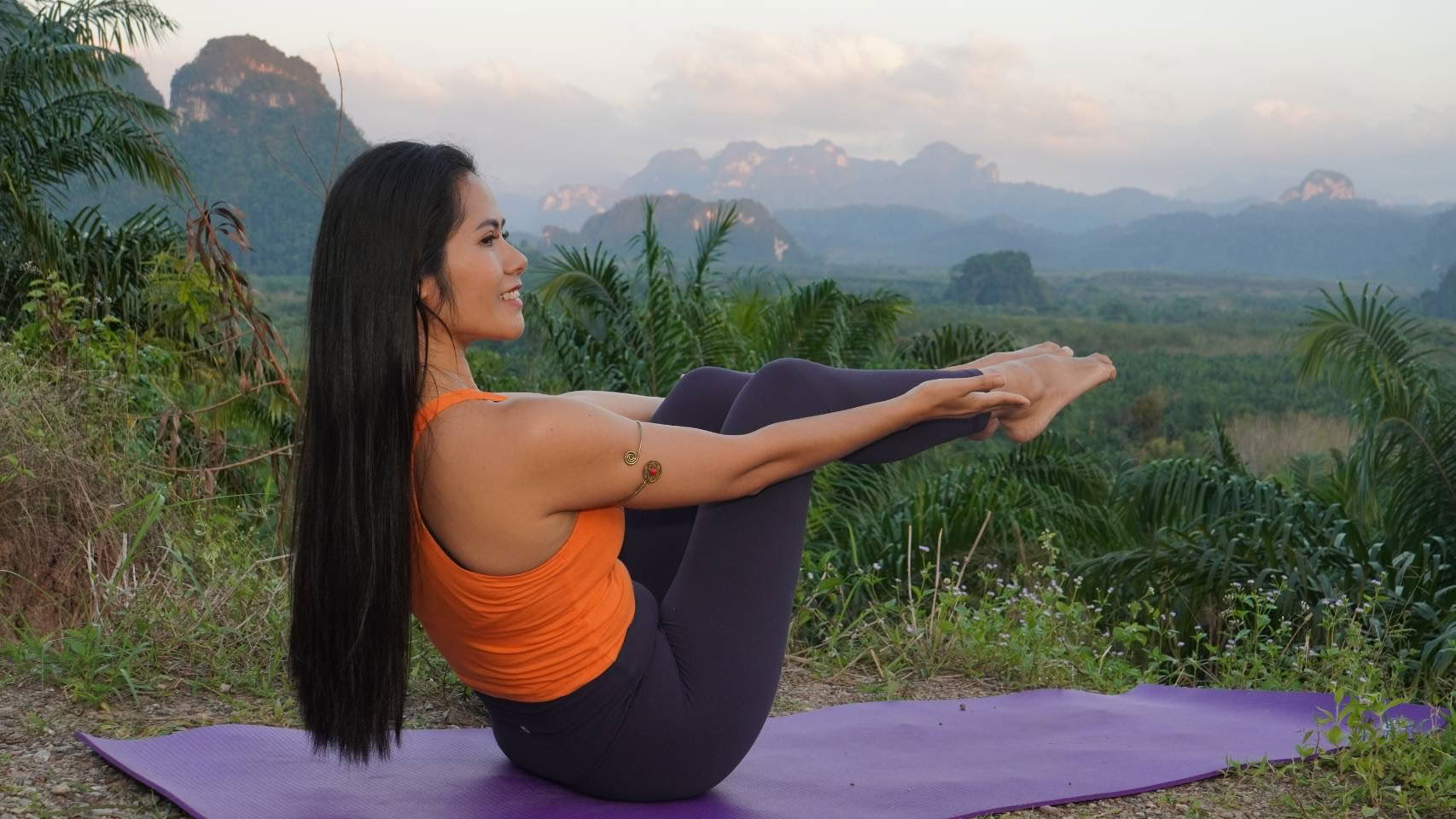 Class de groupe : Yoga au coucher du soleil + bain sonore aux bols chantants