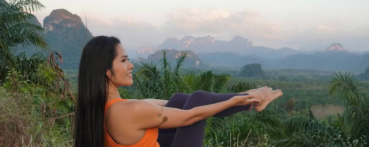 Class de groupe : Yoga au coucher du soleil + bain sonore aux bols chantants