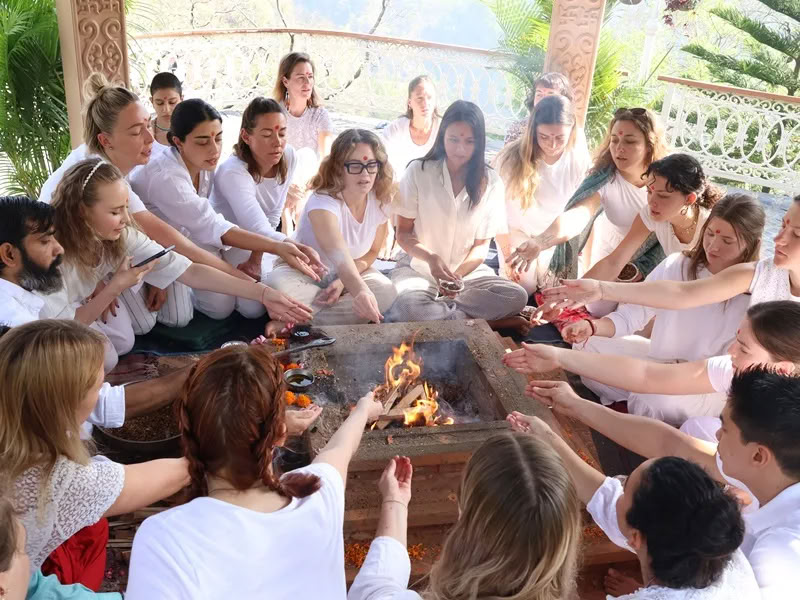 Formation de professeur de yoga de 200 heures (RYT 200 en Inde) – septembre - octobre 2026